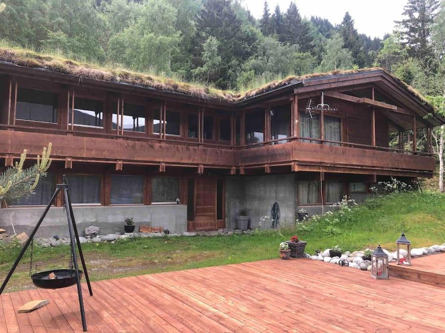 Olden By The Fjords Of Norway, Bjorkelund Appartement *